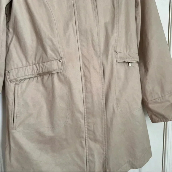 Cole Haan Women’s Beige/Tan Packable Hooded Rain Jacket - XS - Picture 13 of 15